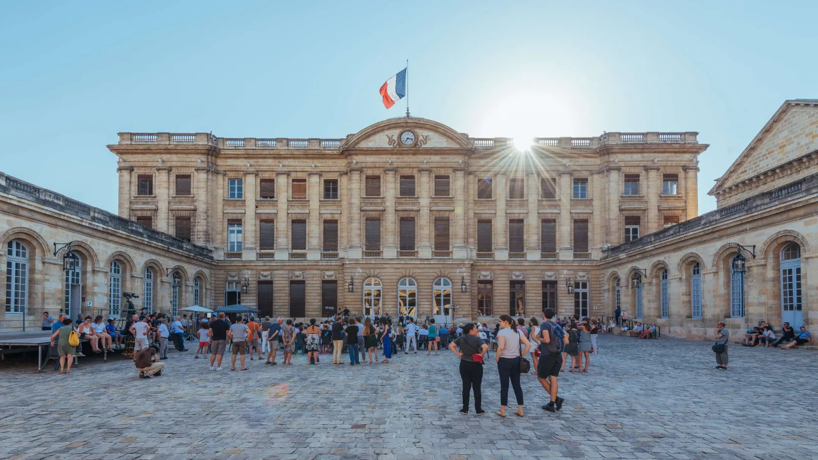 tour hotel de ville bordeaux